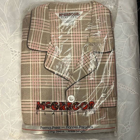 NWT Vintage McGregor flannel Pajamas. Size L 42-44 - Picture 1 of 3